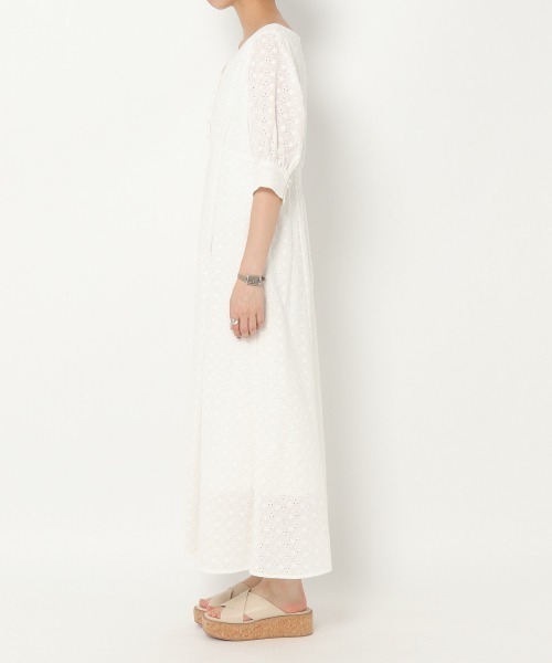 mysty woman（ミスティウーマン）の「シシュウエンパイアワンピース 944720（ワンピース・レディース・ホワイト/ライム/ライトオレンジ系・FREE）」の19枚目の写真