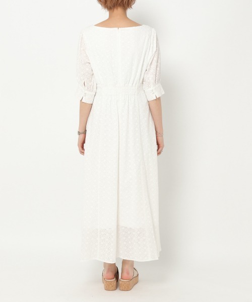 mysty woman（ミスティウーマン）の「シシュウエンパイアワンピース 944720（ワンピース・レディース・ホワイト/ライム/ライトオレンジ系・FREE）」の22枚目の写真