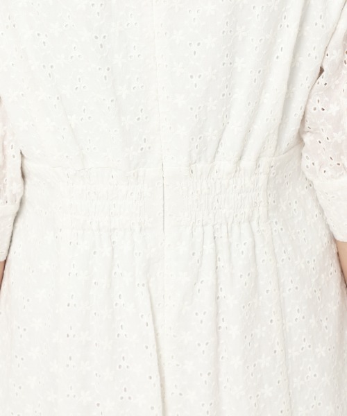 mysty woman（ミスティウーマン）の「シシュウエンパイアワンピース 944720（ワンピース・レディース・ホワイト/ライム/ライトオレンジ系・FREE）」の18枚目の写真