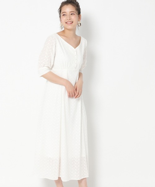 mysty woman（ミスティウーマン）の「シシュウエンパイアワンピース 944720（ワンピース・レディース・ホワイト/ライム/ライトオレンジ系・FREE）」の11枚目の写真