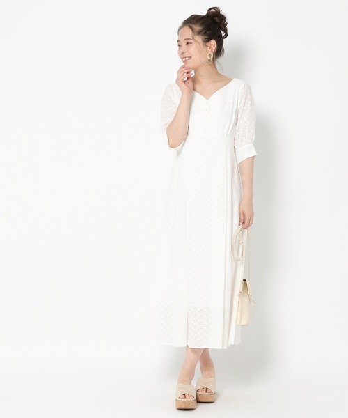 mysty woman（ミスティウーマン）の「シシュウエンパイアワンピース 944720（ワンピース・レディース・ホワイト/ライム/ライトオレンジ系・FREE）」の10枚目の写真