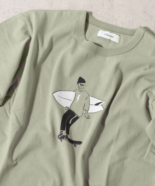 GLOSTER（グロスター）の「バックプリント/前面プリント/ワンポイントロゴ　イラストデザイン　クルーネック半袖Tシャツ（Tシャツ/カットソー・メンズ・ベージュ/オフホワイト/サックスブルー・M/L/XL）」の3枚目の写真