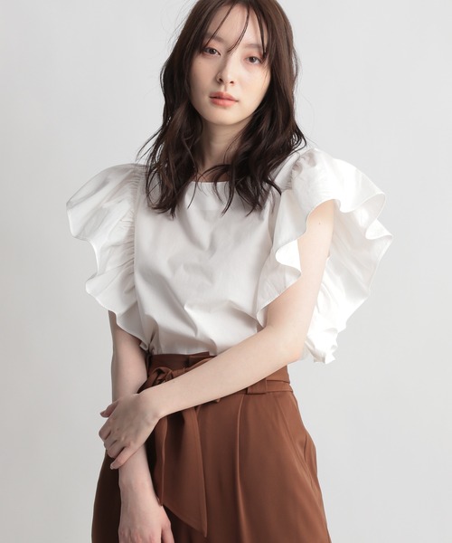 Andemiu（アンデミュウ）の「ソデフリルブラウス948031（シャツ