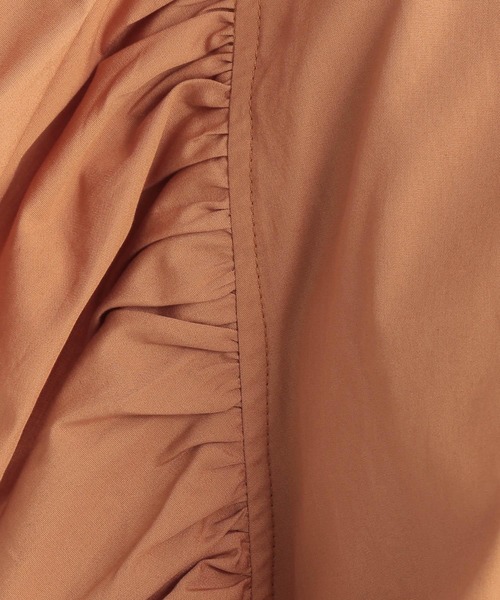 Andemiu(アンデミュウ)の「ソデフリルブラウス948031(シャツ/ブラウス・レディース・ブラック/オフホワイト/オレンジ・FREE)」の14枚目の写真