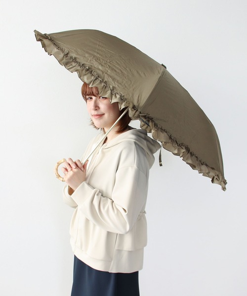 Cepica（セピカ）の「【pink trick / ピンクトリック】フリル完全遮光3段折りたたみ傘(晴雨兼用)（折りたたみ傘・レディース・ホワイト/ブラック/ネイビー/ブルー/ベージュ/カーキ/ピンク・FREE）」の5枚目の写真