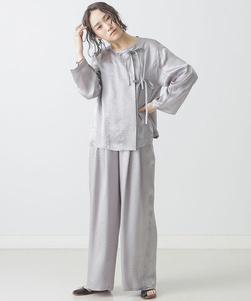 BEAMS LIGHTS（ビームスライツ）の「BEAMS LIGHTS / サテン ドロスト パンツ（その他パンツ・レディース・グレー/オフホワイト・ONE SIZE）」の9枚目の写真