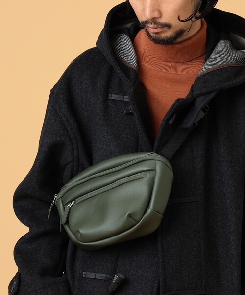 BEAMS LIGHTS（ビームスライツ）の「【WEB限定】BEAMS LIGHTS / マイクロファイバー ウェストポーチ（ボディバッグ/ウエストポーチ・メンズ・ブラック/ダークグリーン/グレー/ブラウン系その他5・ONE SIZE）」の4枚目の写真