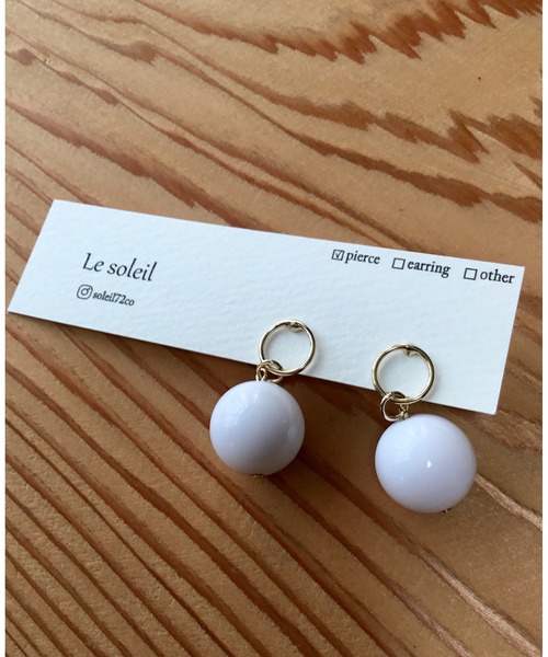 tone(トーン)の「【Le soleil】コロンと可愛い フープピアス(MA)(ピアス(両耳用)・レディース・ホワイト/オレンジ/クリア・FREE)」の1枚目の写真