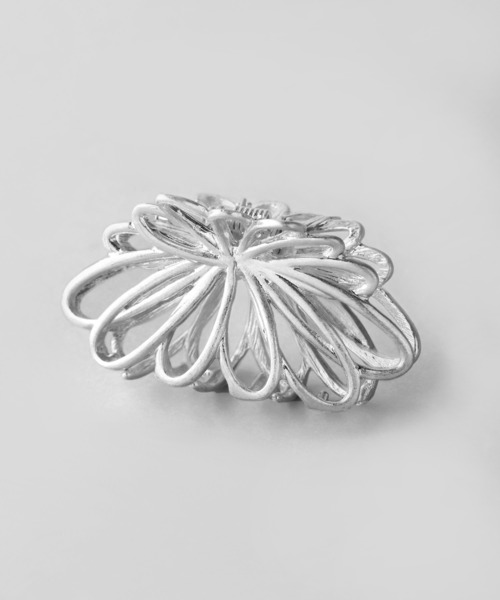 ANEMONE（アネモネ）の「メタルフラワーバンス[M]【動画あり】（バレッタ/ヘアクリップ・レディース・ブラウン/ゴールド/シルバー・FREE）」の4枚目の写真