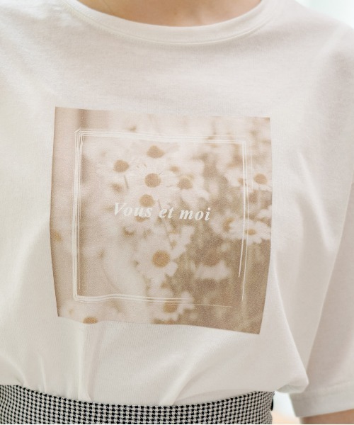 OLIVE des OLIVE（オリーブデオリーブ）の「emo-photoプリントTシャツ（Tシャツ/カットソー・レディース・オフホワイト/ピンク/アイボリー・FREE）」の13枚目の写真