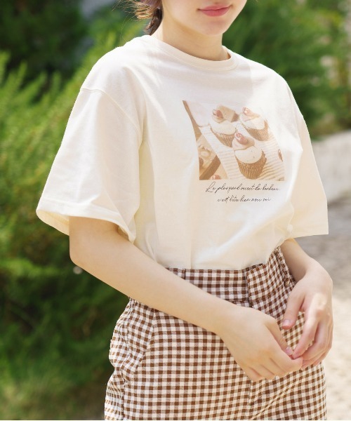 OLIVE des OLIVE（オリーブデオリーブ）の「emo-photoプリントTシャツ（Tシャツ/カットソー・レディース・オフホワイト/ピンク/アイボリー・FREE）」の20枚目の写真