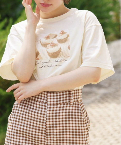 OLIVE des OLIVE（オリーブデオリーブ）の「emo-photoプリントTシャツ（Tシャツ/カットソー・レディース・オフホワイト/ピンク/アイボリー・FREE）」の9枚目の写真