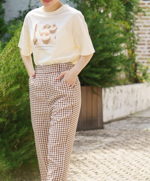 OLIVE des OLIVE（オリーブデオリーブ）の「emo-photoプリントTシャツ（Tシャツ/カットソー・レディース・オフホワイト/ピンク/アイボリー・FREE）」の4枚目の写真