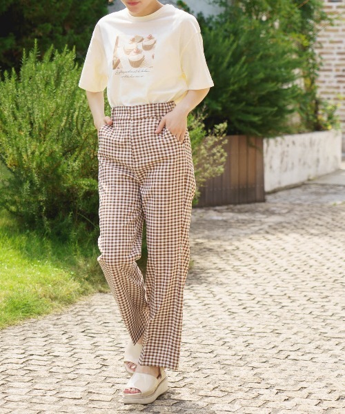 OLIVE des OLIVE（オリーブデオリーブ）の「emo-photoプリントTシャツ（Tシャツ/カットソー・レディース・オフホワイト/ピンク/アイボリー・FREE）」の6枚目の写真