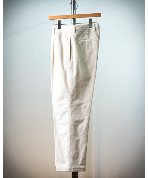 RICCARDO METHA（リカルドメッサ）の「「RICCARDO METHA/リカルド メッサ」イタリア製 メンズ 8ウェール コーデュロイ ワンタック ワイド パンツ（スラックス・メンズ・ブラック/ベージュ/オリーブ/カーキ/ナチュラル/ネイビー・44/46/48/50）」の4枚目の写真