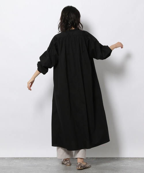 LAKOLE(ラコレ)の「ソフトコットンギャザーヨークワンピース / 216706(シャツワンピース・レディース・テラコッタ/オフホワイト/ミント/ブラック/チャコールグレー・MEDIUM/SMALL)」の11枚目の写真