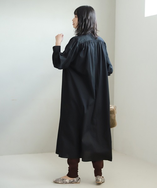 LAKOLE(ラコレ)の「ソフトコットンギャザーヨークワンピース / 216706(シャツワンピース・レディース・テラコッタ/オフホワイト/ミント/ブラック/チャコールグレー・MEDIUM/SMALL)」の10枚目の写真