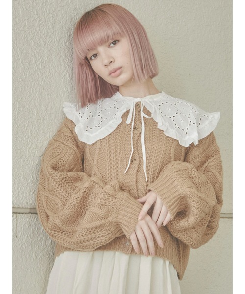 merry jenny(メリージェニー)の「lace collarケーブルニットカーディガン(カーディガン/ボレロ・レディース・アイボリー/ブラック/ベージュ・FREE)」の1枚目の写真