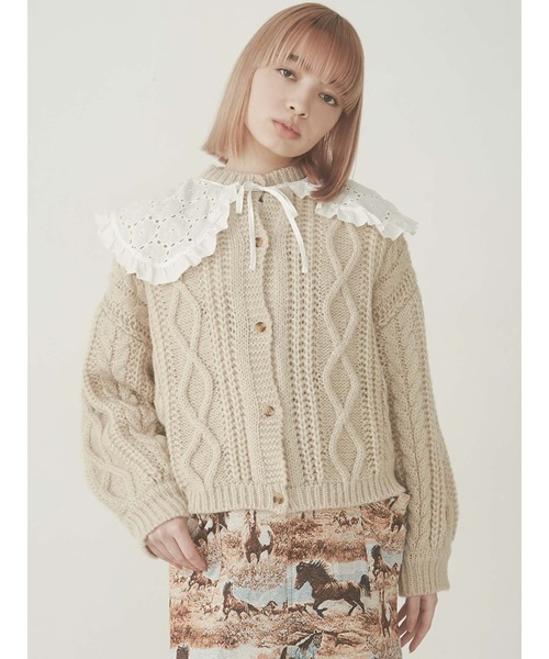 merry jenny(メリージェニー)の「lace collarケーブルニットカーディガン(カーディガン/ボレロ・レディース・アイボリー/ブラック/ベージュ・FREE)」の2枚目の写真