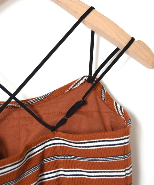 w closet（ダブルクローゼット）の「マルチボーダーテレコカップ付きキャミソール（キャミソール・レディース・グリーン/ダークオレンジ・FREE）」の10枚目の写真