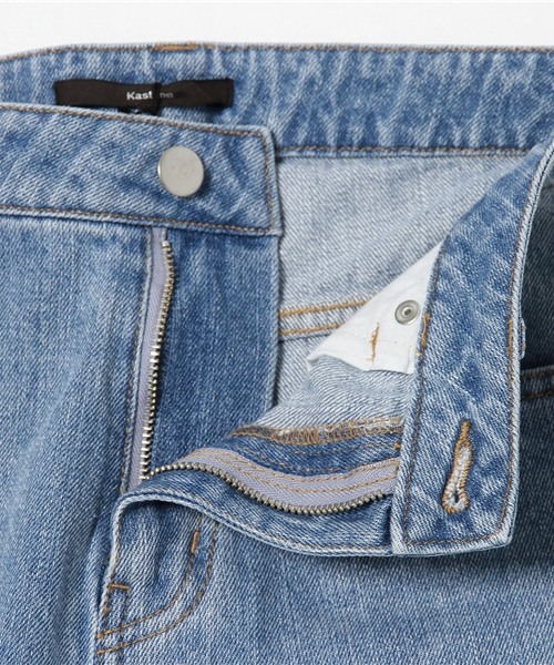 Kastane（カスタネ）の「【Kastane】ダメージデニムパンツ（デニムパンツ・レディース・ライトブルー・SMALL/MEDIUM）」の11枚目の写真