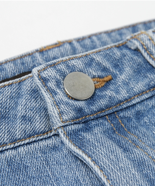 Kastane（カスタネ）の「【Kastane】ダメージデニムパンツ（デニムパンツ・レディース・ライトブルー・SMALL/MEDIUM）」の12枚目の写真