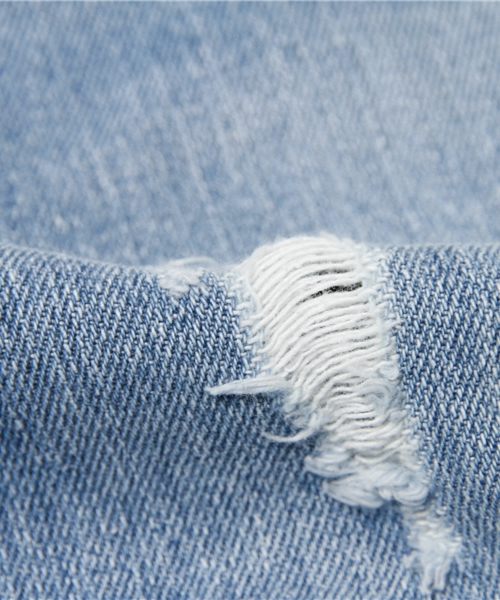 Kastane（カスタネ）の「【Kastane】ダメージデニムパンツ（デニムパンツ・レディース・ライトブルー・SMALL/MEDIUM）」の7枚目の写真