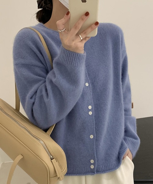 Girly Doll(ガーリードール)の「クルーネックニットカーディガン(ニット/セーター・レディース・ブルー/ピンク/ベージュ/キャメル/ライトブルー/パープル/イエロー・FREE)」の3枚目の写真
