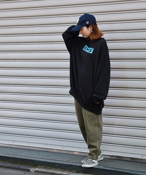 Levi's（リーバイス）の「【Levi's】グラフィックスウェット（スウェット・レディース・ブラック・M/S/L）」の4枚目の写真