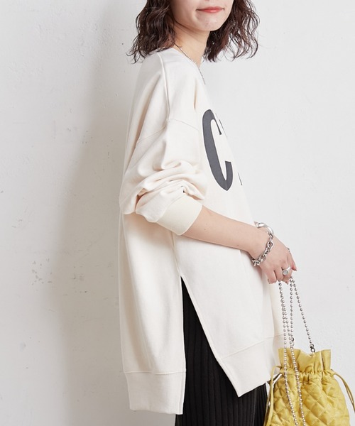 CIAOPANIC TYPY(チャオパニックティピー)の「BIGカレッジロゴサイドスリットスウェット(スウェット・レディース・チャコールグレー/ライトグレー/オフホワイト/サックスブルー・ONE SIZE)」の21枚目の写真