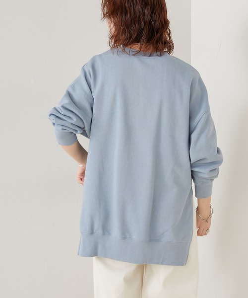 CIAOPANIC TYPY(チャオパニックティピー)の「BIGカレッジロゴサイドスリットスウェット(スウェット・レディース・チャコールグレー/ライトグレー/オフホワイト/サックスブルー・ONE SIZE)」の5枚目の写真