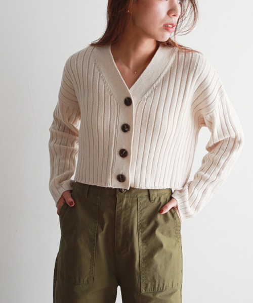 feepur（フェピュール）の「ワイドリブショート丈カーディガン（カーディガン/ボレロ・レディース・オフホワイト/ブラック/ベージュ/オリーブ/オレンジ・MEDIUM）」の7枚目の写真