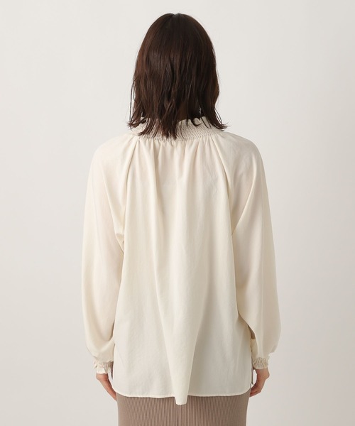 LEPSIM（レプシィム）の「ネックシャーリングブラウス　262581（シャツ/ブラウス・レディース・チャコールグレー/オフホワイト/ライトパープル・FREE）」の5枚目の写真