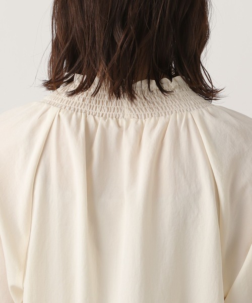 LEPSIM（レプシィム）の「ネックシャーリングブラウス　262581（シャツ/ブラウス・レディース・チャコールグレー/オフホワイト/ライトパープル・FREE）」の9枚目の写真