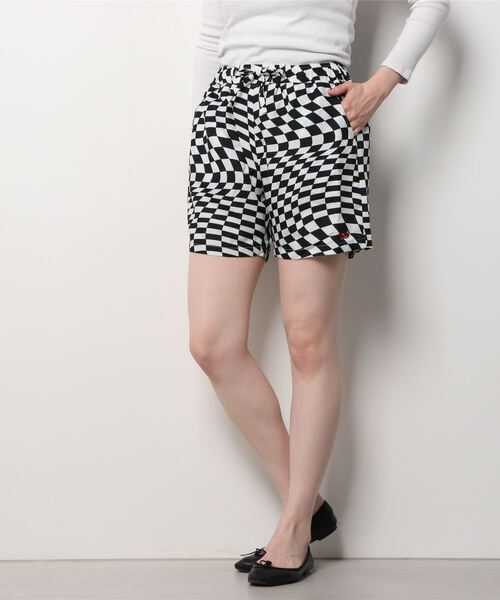 KIRSH(キルシー)の「KIRSH TONE ON TONE CHERRY CHECK PATTERN PANTS KH/チェリーパターンショートパンツ(その他パンツ・レディース・ブラック/イエロー/グリーン・SMALL/MEDIUM)」の16枚目の写真