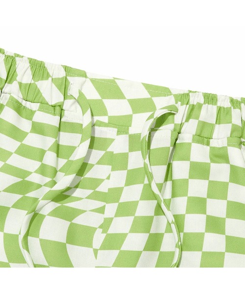 KIRSH(キルシー)の「KIRSH TONE ON TONE CHERRY CHECK PATTERN PANTS KH/チェリーパターンショートパンツ(その他パンツ・レディース・ブラック/イエロー/グリーン・SMALL/MEDIUM)」の5枚目の写真