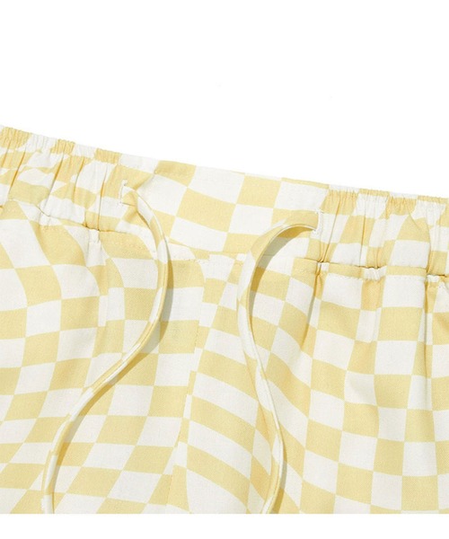 KIRSH(キルシー)の「KIRSH TONE ON TONE CHERRY CHECK PATTERN PANTS KH/チェリーパターンショートパンツ(その他パンツ・レディース・ブラック/イエロー/グリーン・SMALL/MEDIUM)」の10枚目の写真