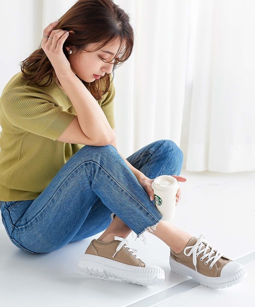 KOBE LETTUCE(コウベレタス)の「厚底タンクソールキャンバススニーカー(スニーカー・レディース・ホワイト/ベージュ/ブラック/アイボリー・LL/M/L/S)」の8枚目の写真