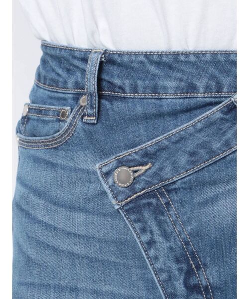 EMODA（エモダ）の「アシンメトリーフィットジャストウエストフレアジーンズ（デニムパンツ・レディース・グレー/ブルー・SMALL/X-SMALL/MEDIUM）」の19枚目の写真