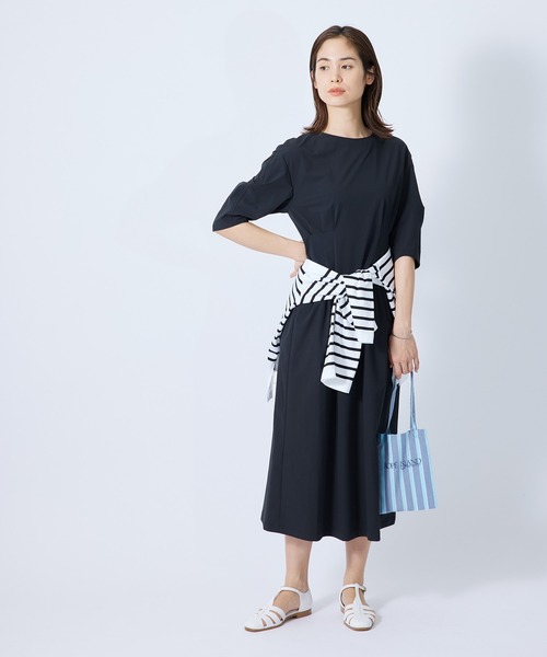 ROPE'（ロペ）の「完全別注【Mizuno】撥水ウェストタックワンピース for ROPE'/22SS（ワンピース・レディース・ブラック/ベージュ系その他/オレンジ系その他4・36/38）」の4枚目の写真