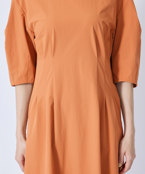 ROPE'（ロペ）の「完全別注【Mizuno】撥水ウェストタックワンピース for ROPE'/22SS（ワンピース・レディース・ブラック/ベージュ系その他/オレンジ系その他4・36/38）」の16枚目の写真