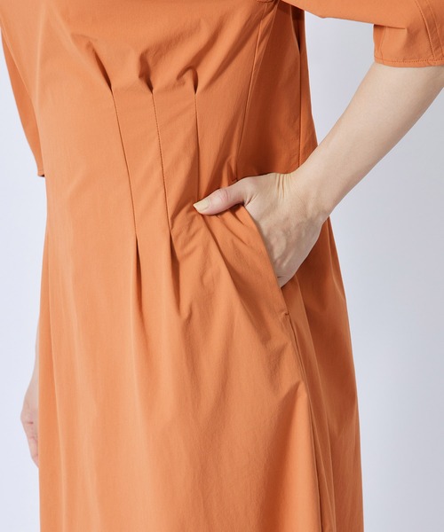 ROPE'（ロペ）の「完全別注【Mizuno】撥水ウェストタックワンピース for ROPE'/22SS（ワンピース・レディース・ブラック/ベージュ系その他/オレンジ系その他4・36/38）」の17枚目の写真