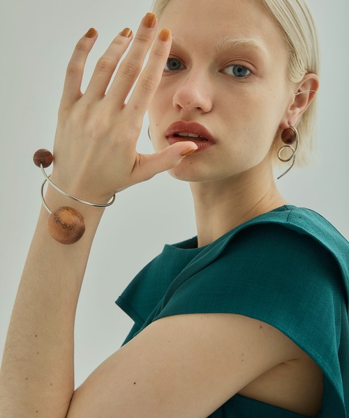 UNITED TOKYO(ユナイテッドトウキョウ)の「ウッドバングル(ブレスレット・レディース・シルバー・FREE)」の5枚目の写真