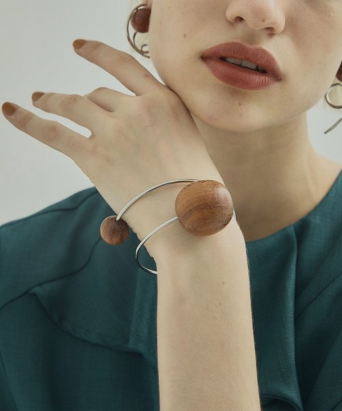 UNITED TOKYO(ユナイテッドトウキョウ)の「ウッドバングル(ブレスレット・レディース・シルバー・FREE)」の7枚目の写真