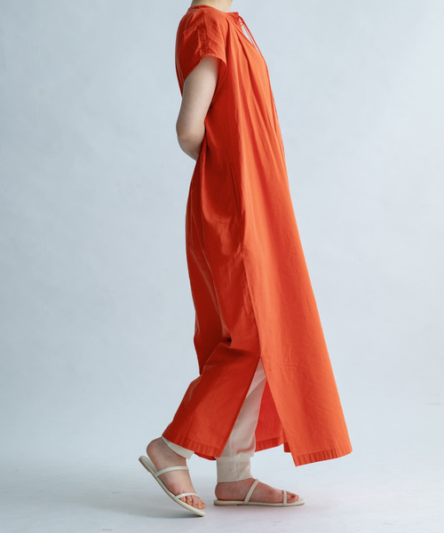 FORK&SPOON（フォークアンドスプーン）の「FORK&SPOON　キーネックワンピース（ワンピース・レディース・ブラック/ネイビー/オレンジ・1）」の20枚目の写真