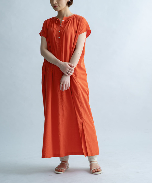 FORK&SPOON（フォークアンドスプーン）の「FORK&SPOON　キーネックワンピース（ワンピース・レディース・ブラック/ネイビー/オレンジ・1）」の4枚目の写真