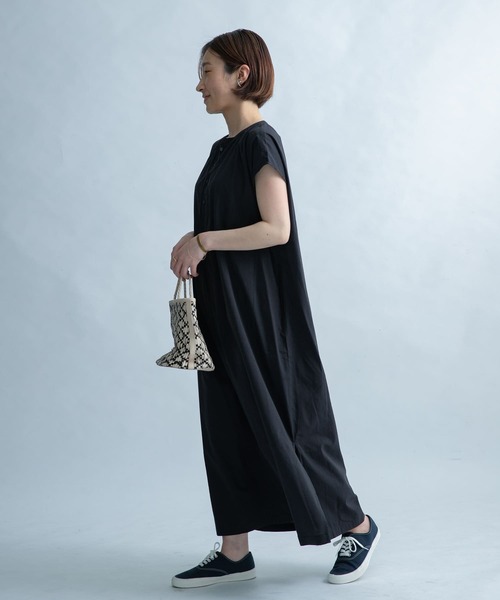 FORK&SPOON（フォークアンドスプーン）の「FORK&SPOON　キーネックワンピース（ワンピース・レディース・ブラック/ネイビー/オレンジ・1）」の15枚目の写真