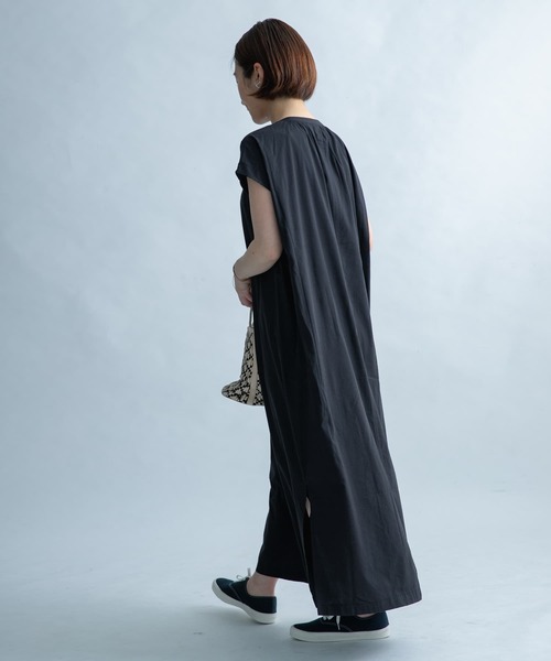 FORK&SPOON（フォークアンドスプーン）の「FORK&SPOON　キーネックワンピース（ワンピース・レディース・ブラック/ネイビー/オレンジ・1）」の7枚目の写真