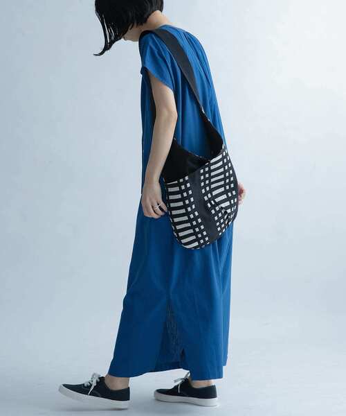 FORK&SPOON（フォークアンドスプーン）の「FORK&SPOON　キーネックワンピース（ワンピース・レディース・ブラック/ネイビー/オレンジ・1）」の17枚目の写真