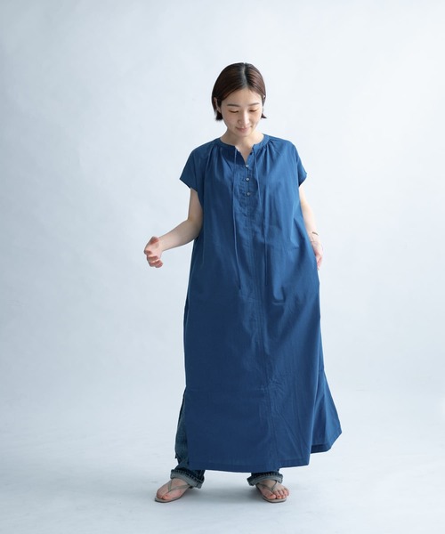 FORK&SPOON（フォークアンドスプーン）の「FORK&SPOON　キーネックワンピース（ワンピース・レディース・ブラック/ネイビー/オレンジ・1）」の11枚目の写真